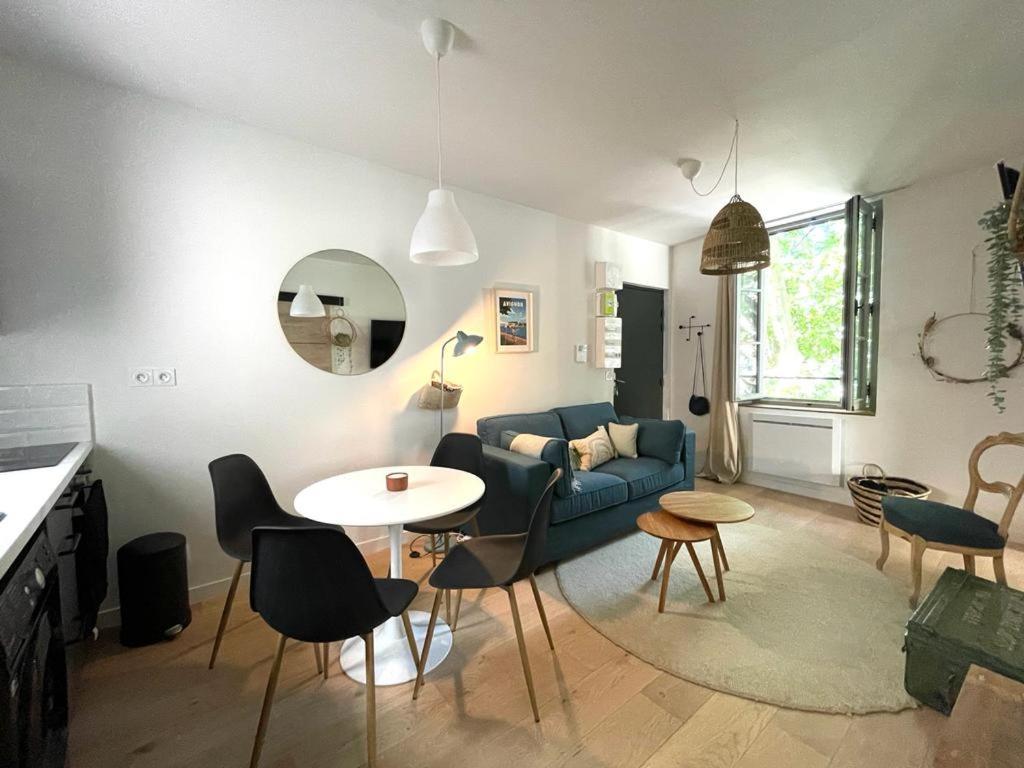 Avignon hyper-centre piéton, rénové à neuf, charmant Esterno foto