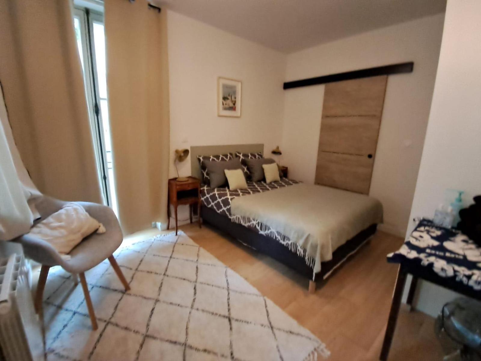 Avignon hyper-centre piéton, rénové à neuf, charmant Esterno foto